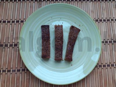 Ruginiai skrebučiai su česnaku ir sūriu Žingsnis 4