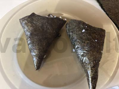 Onigiri su krabų įdaru per 10 minučių pagrindine nuotrauka