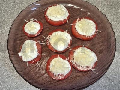 Pomidorai po sūriu su granatų sėklomis Žingsnis 4