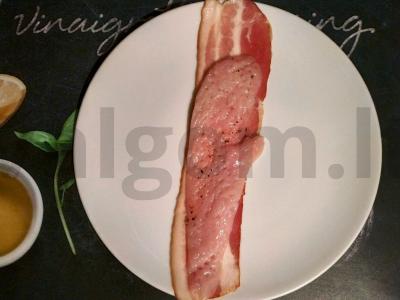 Vištienos ritinėliai su šonine ir sūriu oro grilyje Žingsnis 2