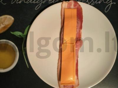 Vištienos ritinėliai su šonine ir sūriu oro grilyje Žingsnis 3