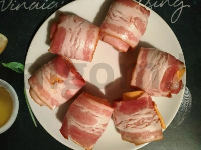 Vištienos ritinėliai su šonine ir sūriu oro grilyje Žingsnis 4