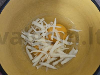 Oro omletas su auksine plutele Žingsnis 1