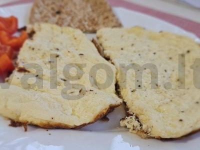 Oro omletas su auksine plutele pagrindine nuotrauka