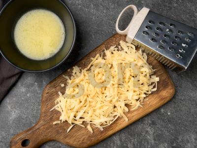 Uždarieji sumuštiniai su sūriu ir saliami Žingsnis 1