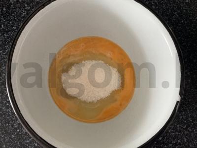 Šokoladiniai keksiukai su kokosų miltais Žingsnis 1