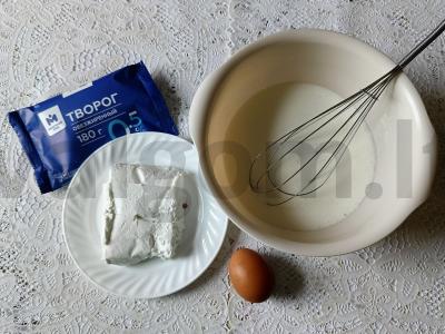 Varškės blynai su obuoliais ant kefyro Žingsnis 2