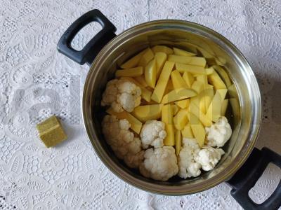 Daržovių sriuba su žiediniais kopūstais Žingsnis 1