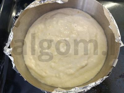 Biskvitinis tortas su grietine ir abrikosų uogiene Žingsnis 3