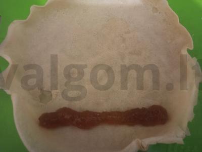 Blynelių ritinėliai su obuoliu ir džemu per 10 minučių Žingsnis 2