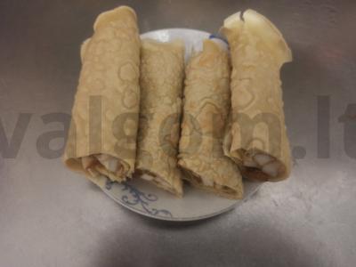 Blynelių ritinėliai su obuoliu ir džemu per 10 minučių pagrindine nuotrauka