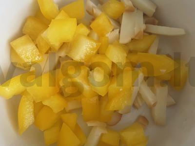 Salotas „Rudens“ su rūkytu sūriu Žingsnis 2