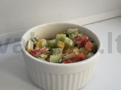 Salotas „Rudens“ su rūkytu sūriu pagrindine nuotrauka