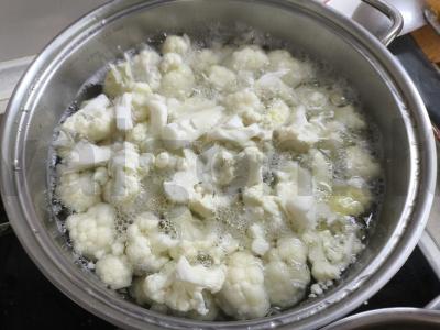 Žiedinė kopūstai česnakinėje tešloje Žingsnis 2