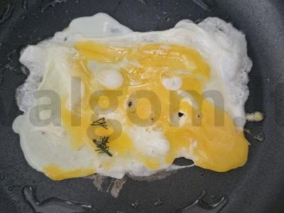 Karštas sumuštinis su kiaušiniu ir dešra Žingsnis 1