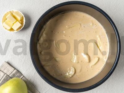 Šarlotė su pienu lėtojoje viryklėje Žingsnis 6