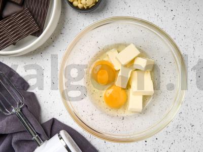 Juodasis tortas gimtadieniui Žingsnis 1