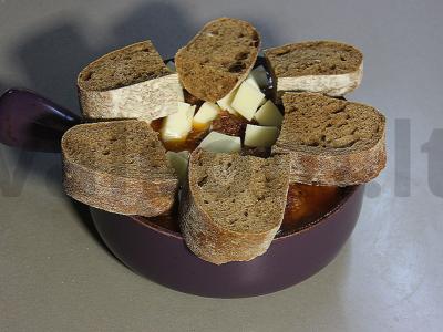 Koldūnai pomidorų padaže su suluguni ir ciabatta Žingsnis 10