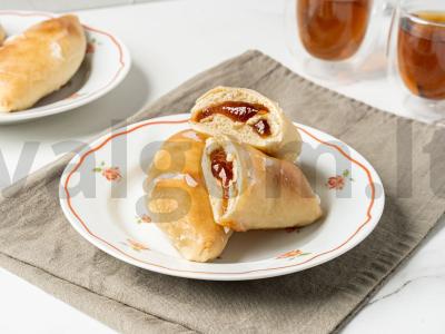 Kibinai su obuolių uogiene pagrindine nuotrauka