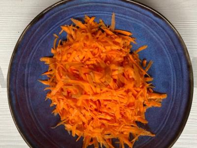 Morkų salotas su obuoliais ir graikiniais riešutais Žingsnis 1