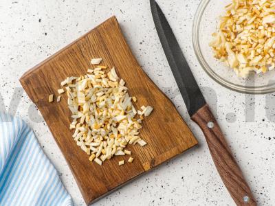 Salotas su rūkytu sūriu-šiaudeliu Žingsnis 2