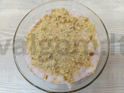 Jogurtas su avižiniais ir kukurūzų dribsniais pagrindine nuotrauka