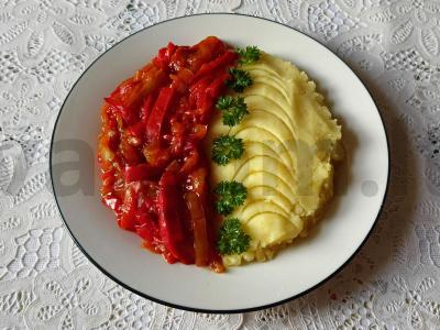 Lečo keptuvėje pietums pagrindine nuotrauka