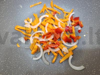 Daržovių kreminė sriuba su sūriu Žingsnis 1