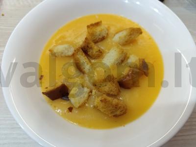 Daržovių kreminė sriuba su sūriu pagrindine nuotrauka