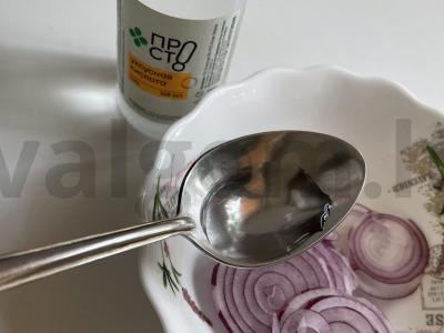 Raudonojo svogūno užkandis Žingsnis 2