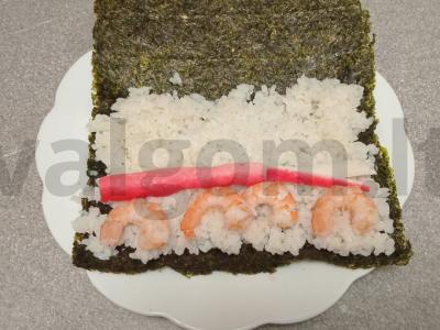 Rulonai su krevetėmis ir krabų lazdelėmis Žingsnis 4