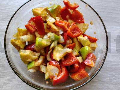 Kiauliena su obuoliu ir paprikomis Žingsnis 5