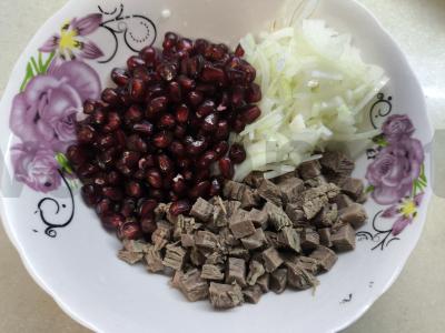 Salotos su granatais ir jautiena vakarienei Žingsnis 3