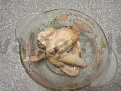 Sultinys su bulvėmis vištienos sultinyje Žingsnis 1