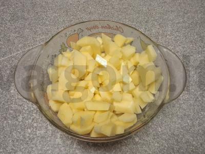 Sultinys su bulvėmis vištienos sultinyje Žingsnis 2