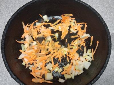 Sultinys su bulvėmis vištienos sultinyje Žingsnis 3