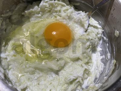 Cukinijų vafliai su žolelėmis Žingsnis 2