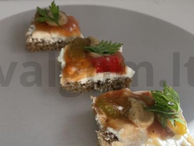 Užkandis „Aštrus“ su garstyčiomis pagrindine nuotrauka