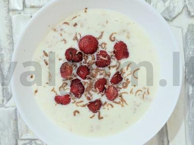 Skaniausia avižinė košė su braškėmis ir šokoladu pagrindine nuotrauka