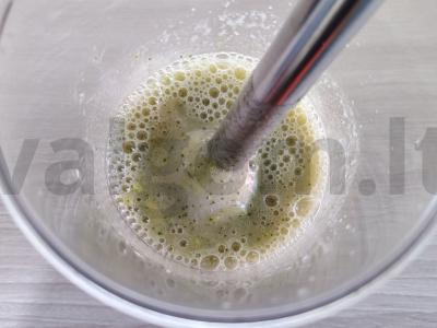 Gaivus vynuogių, bananų ir obuolių kokteilis Žingsnis 4