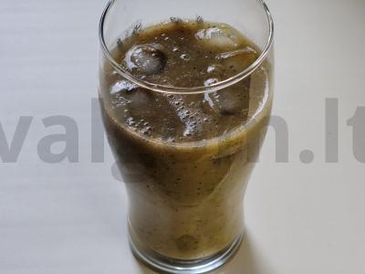 Gaivus vynuogių, bananų ir obuolių kokteilis pagrindine nuotrauka