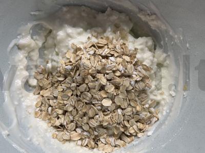 Kefyro, jogurto, avižinių dribsnių ir aviečių apkepas Žingsnis 2