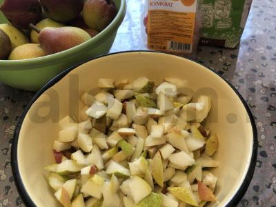 Kriaušių ir kumkvato uogienė Žingsnis 1