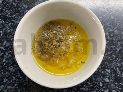 Salotos su pupelėmis, imbieru, kalmarais ir ridikėliais Žingsnis 1