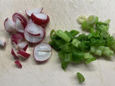 Salotos su pupelėmis, imbieru, kalmarais ir ridikėliais Žingsnis 2