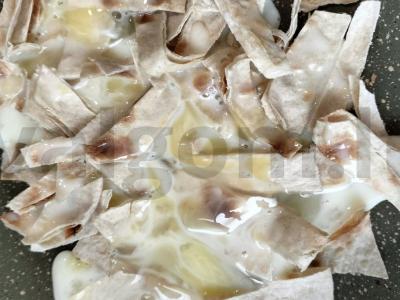 Skaniausias pusryčių patiekalas iš lavašo, kiaušinių ir sūrio Žingsnis 3