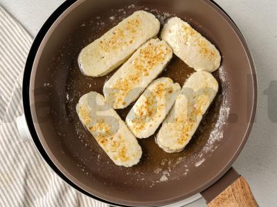 Keptas Adygei sūris su kiaušiniais Žingsnis 3