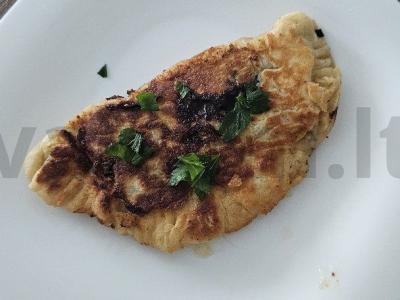 Namų čeburekai su faršu ir žolelėmis pagrindine nuotrauka