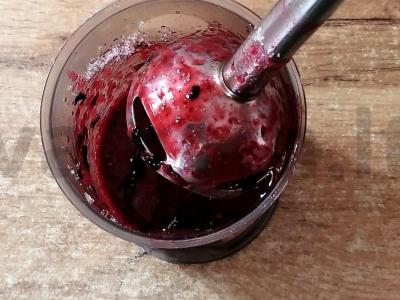 Juodųjų serbentų ruošinys su cukrumi Žingsnis 1