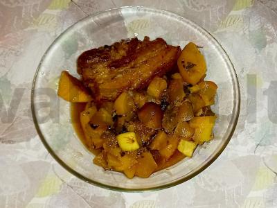 Putų troškinys su šonine pagrindine nuotrauka